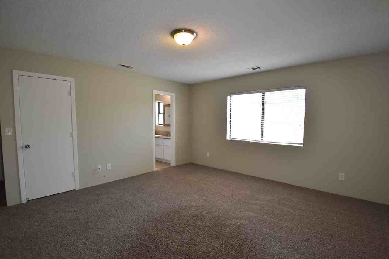 5495 N E St - Photo 2 of 14