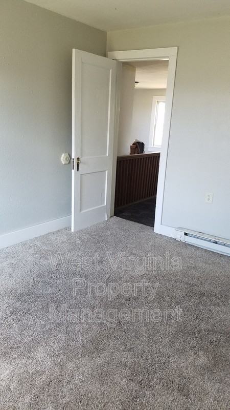 807 S Oakwood Ave #1 - Photo 5 of 8