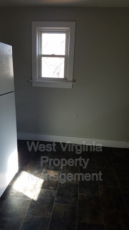 807 S Oakwood Ave #1 - Photo 7 of 8