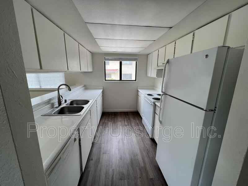 1233 Bundy Ct - Photo 2 of 11