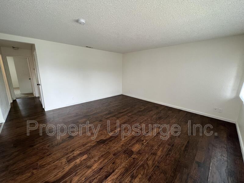 1233 Bundy Ct - Photo 3 of 11