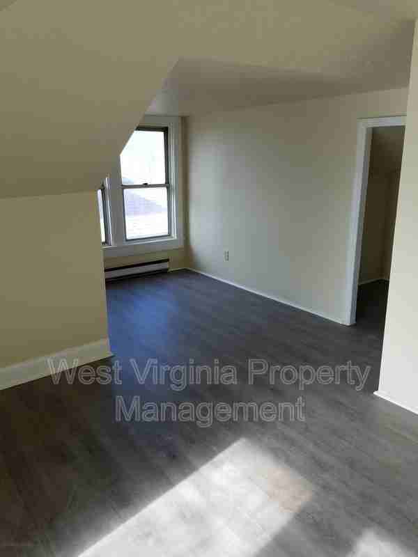 415 Woodlawn Ave #4E - Photo 4 of 4