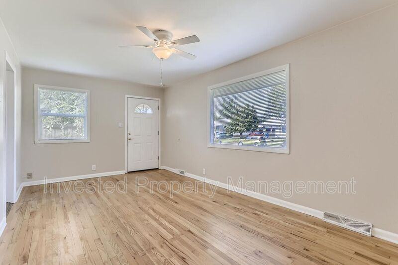 760 Kenton St - Photo 3 of 11