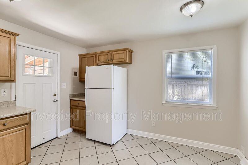760 Kenton St - Photo 6 of 11