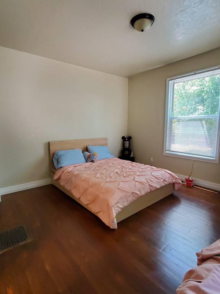 1431 11th St #A - Photo 4 of 13