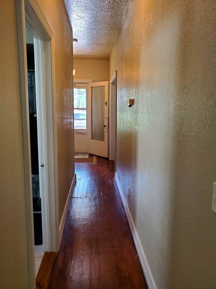 1431 11th St #A - Photo 5 of 13