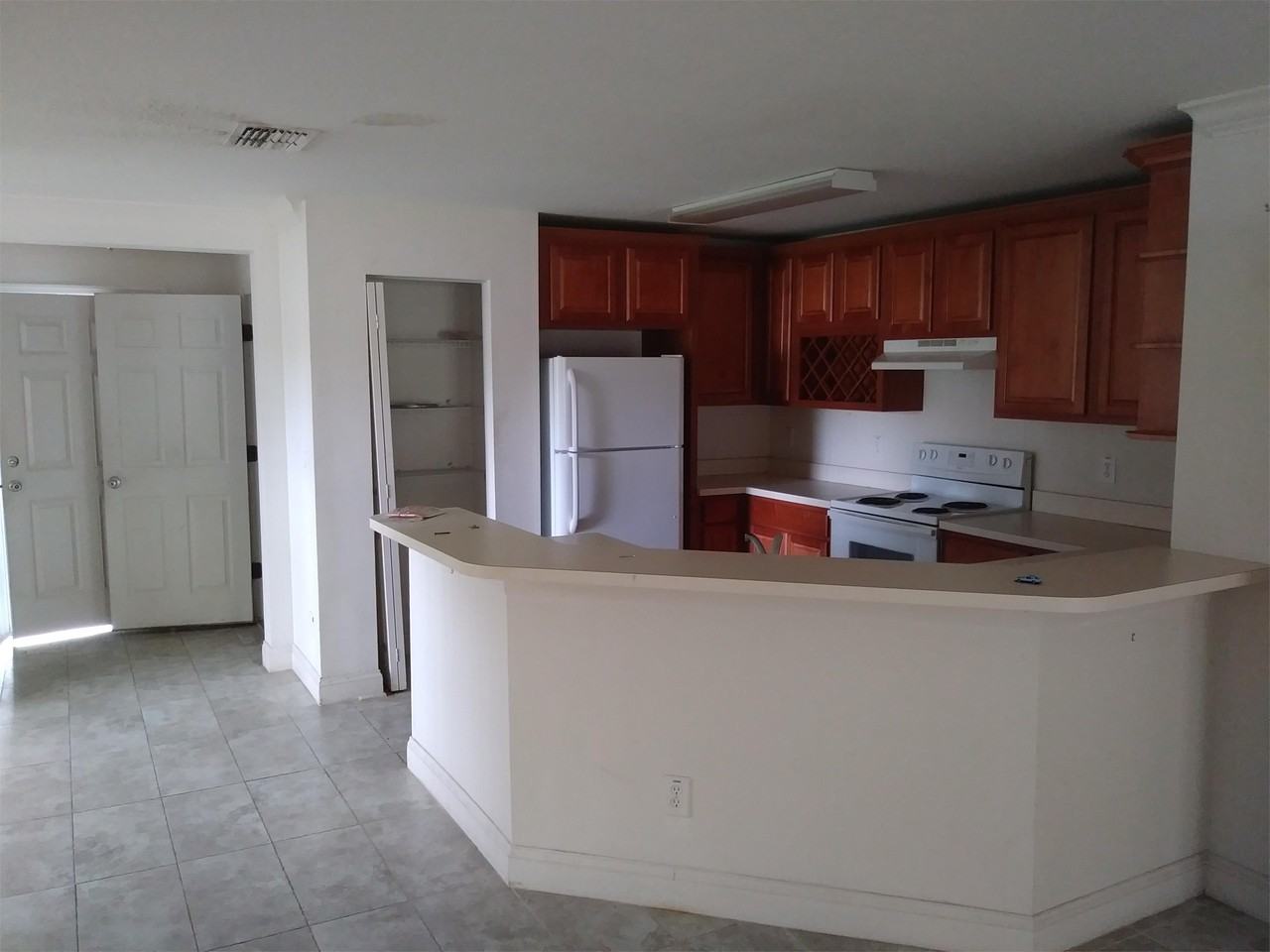 11664 Mango Ridge Blvd #127596002 - Photo 6 of 14