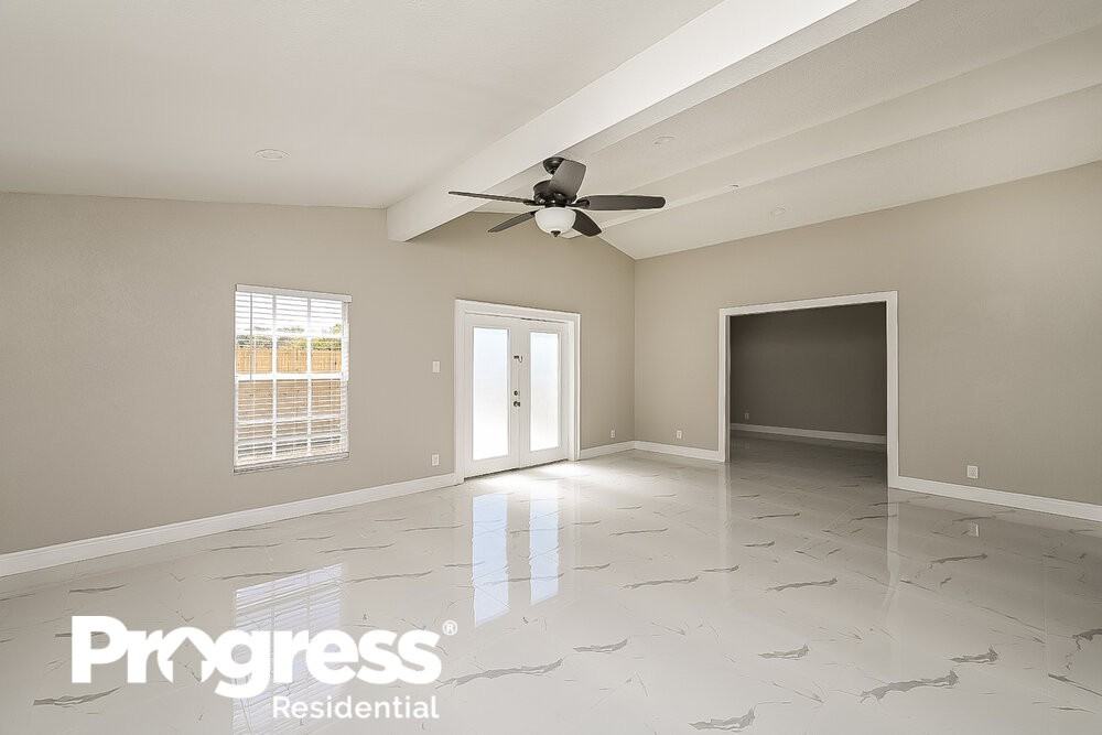 1735 Tarah Trace Dr - Photo 3 of 16