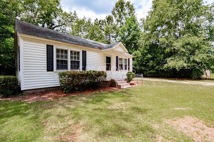 125 S Ridgell St - Photo 3 of 26