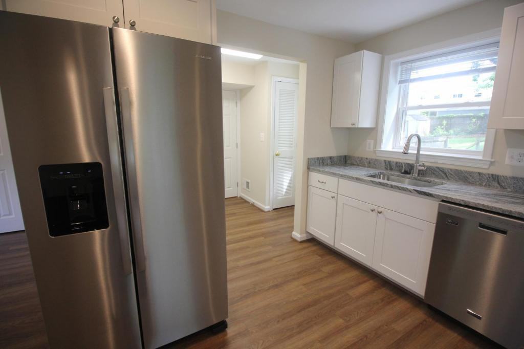 10717 Maple St - Photo 6 of 28