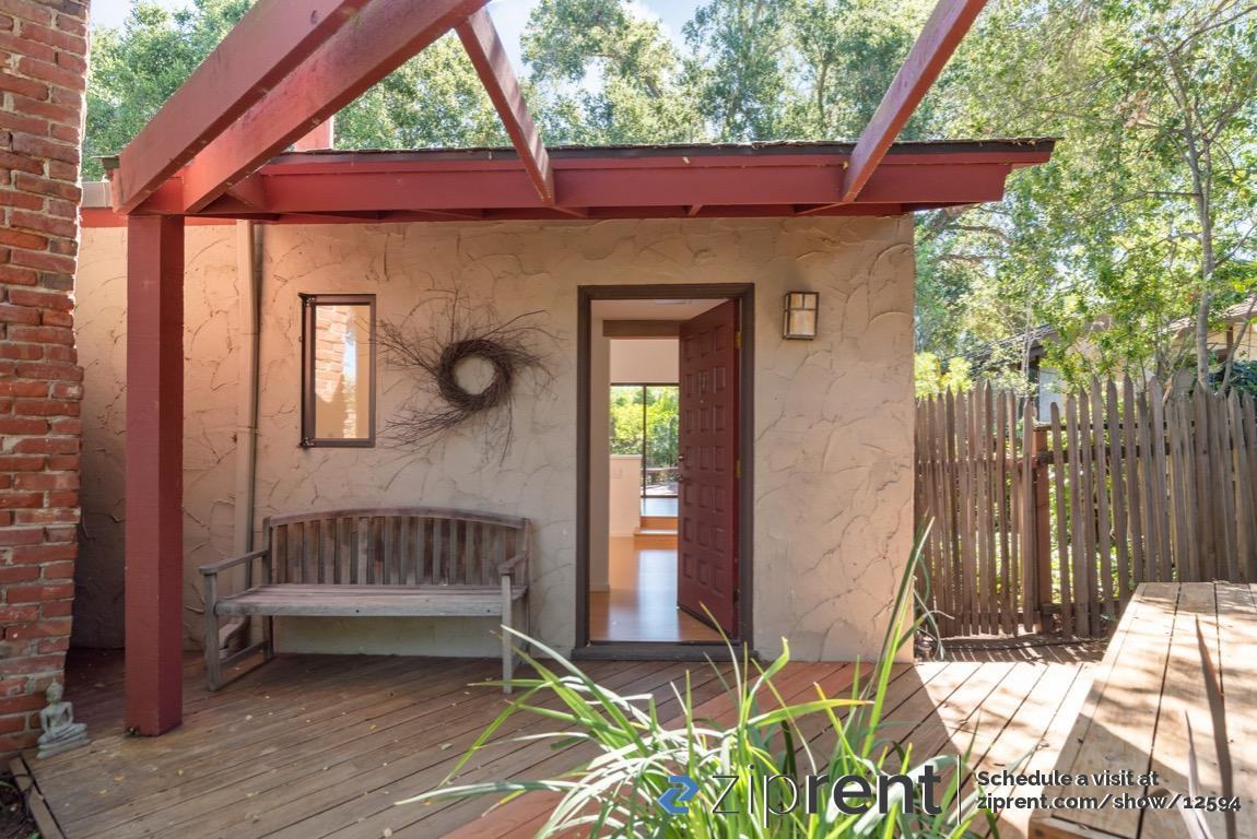 677 Linden Ave - Photo 3 of 26