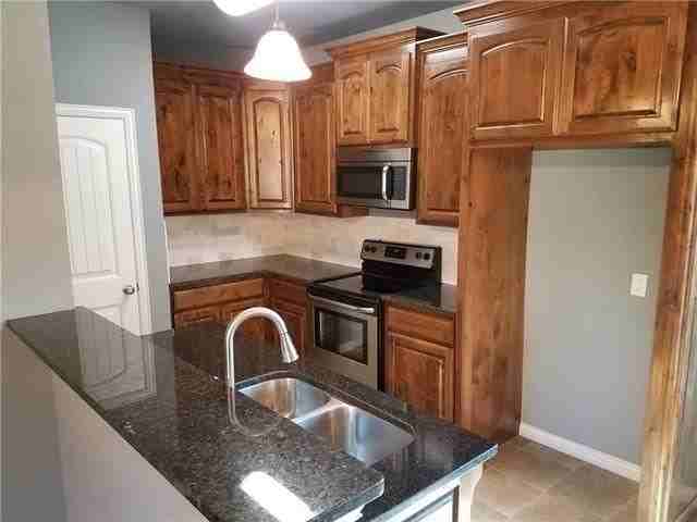 640 Kimbrough St - Photo 3 of 9