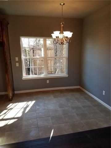 640 Kimbrough St - Photo 5 of 9