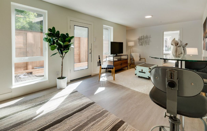 4124 N Michigan Ave #B - Photo 2 of 12