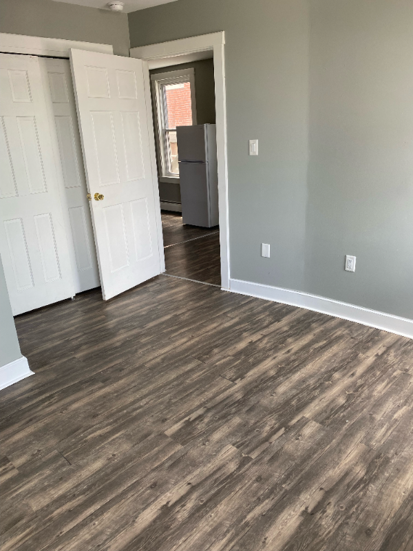 360 Cumberland Ave #1 - Photo 4 of 6