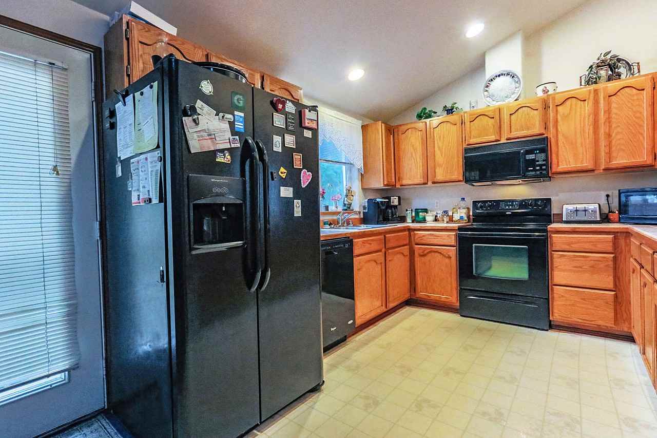 10279 Se Grand View St #1 - Photo 6 of 15