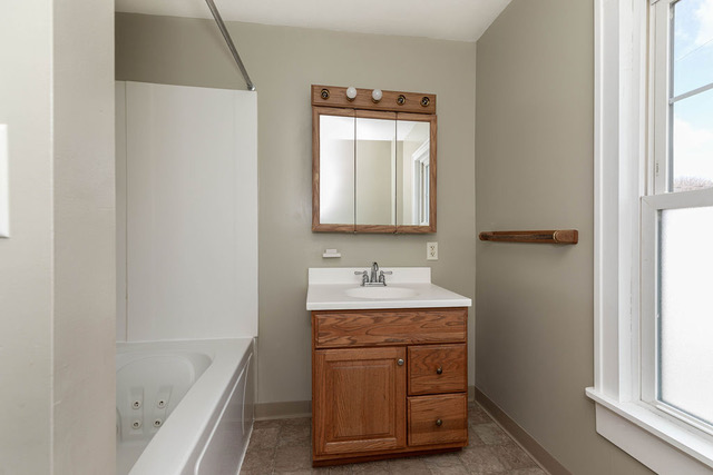 201 Hartson St - Photo 5 of 14