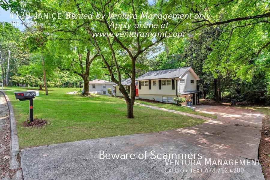 4139 Janice Dr - Photo 3 of 37