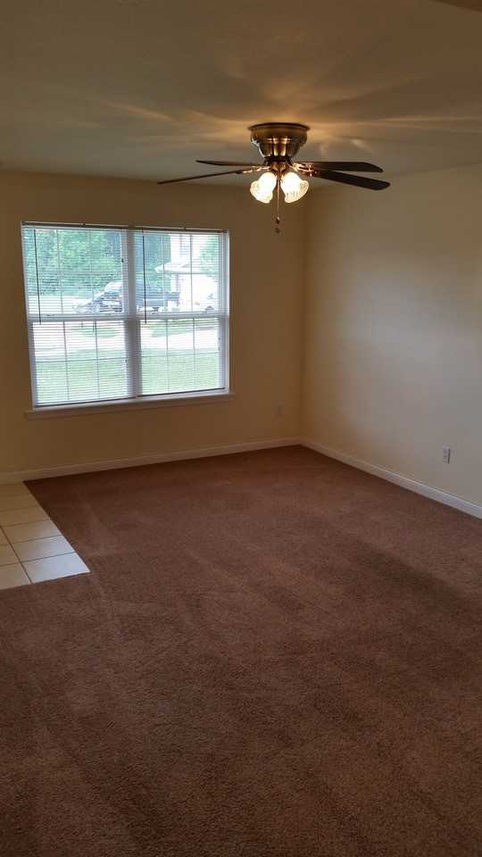 3402 Zinnia Dr - Photo 2 of 11