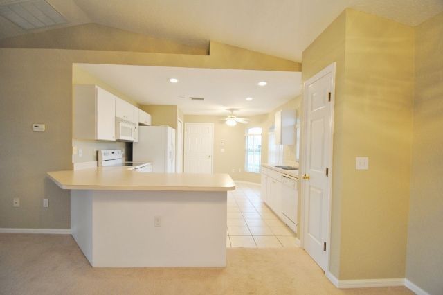 213 Golf Aire Blvd - Photo 3 of 6