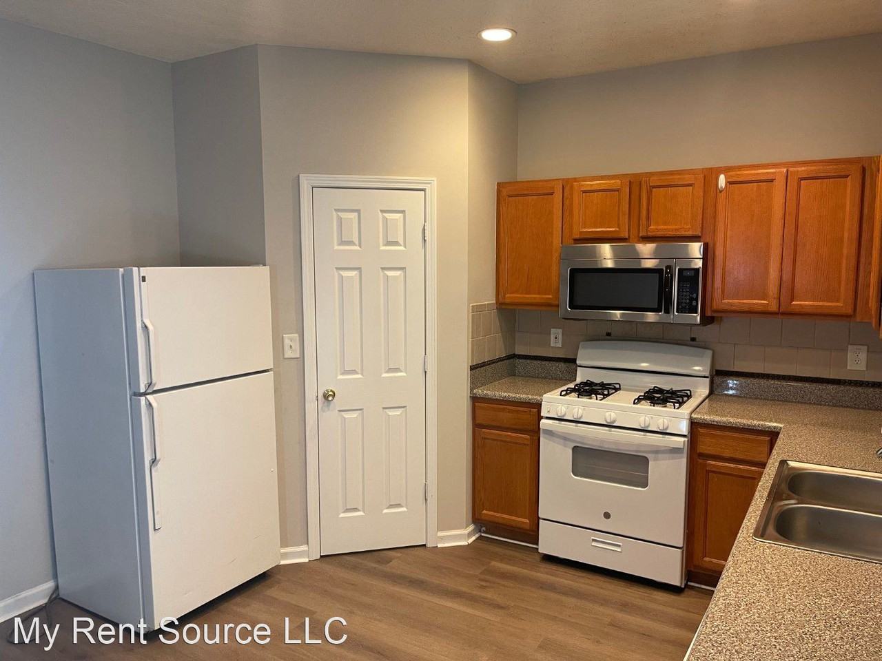 4014 Carisbrook Dr - Photo 2 of 19