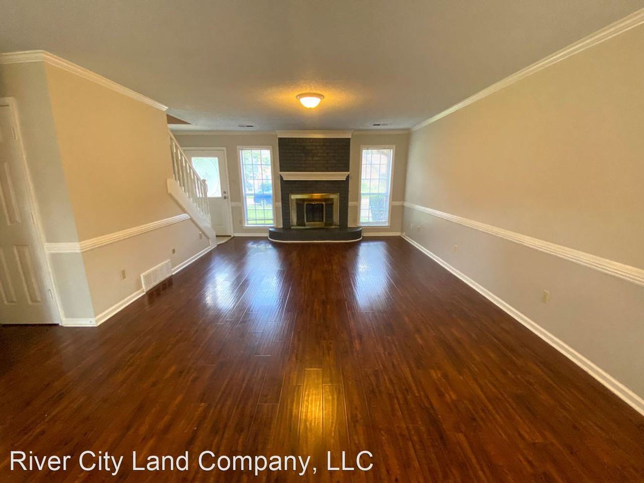 5863 Pipers Green Ln - Photo 3 of 23