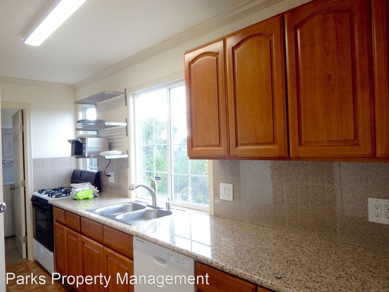 9021 Seneca St - Photo 3 of 12