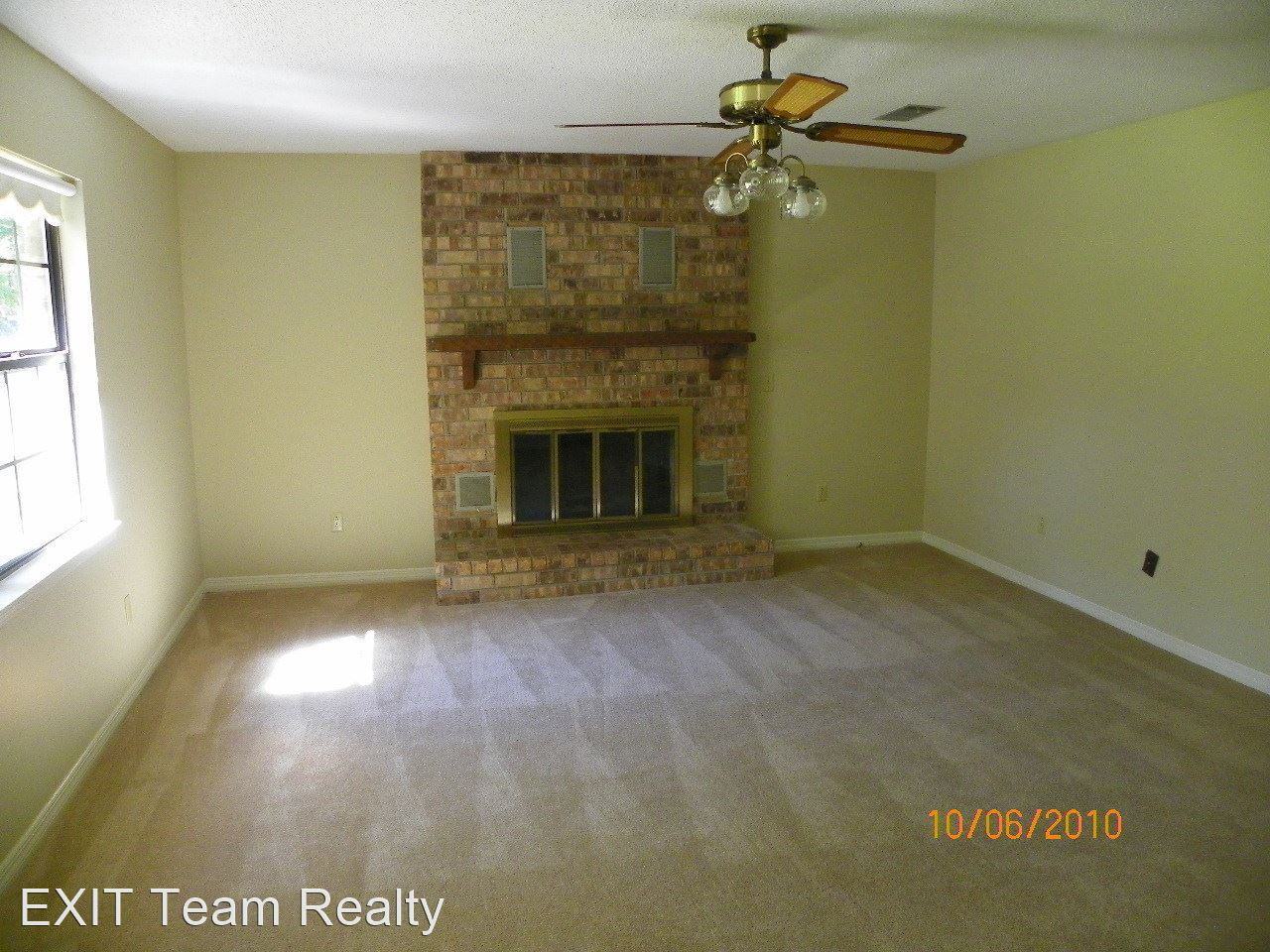 307 S Maple Dr - Photo 2 of 11