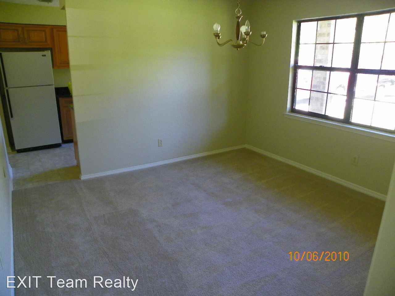 307 S Maple Dr - Photo 3 of 11