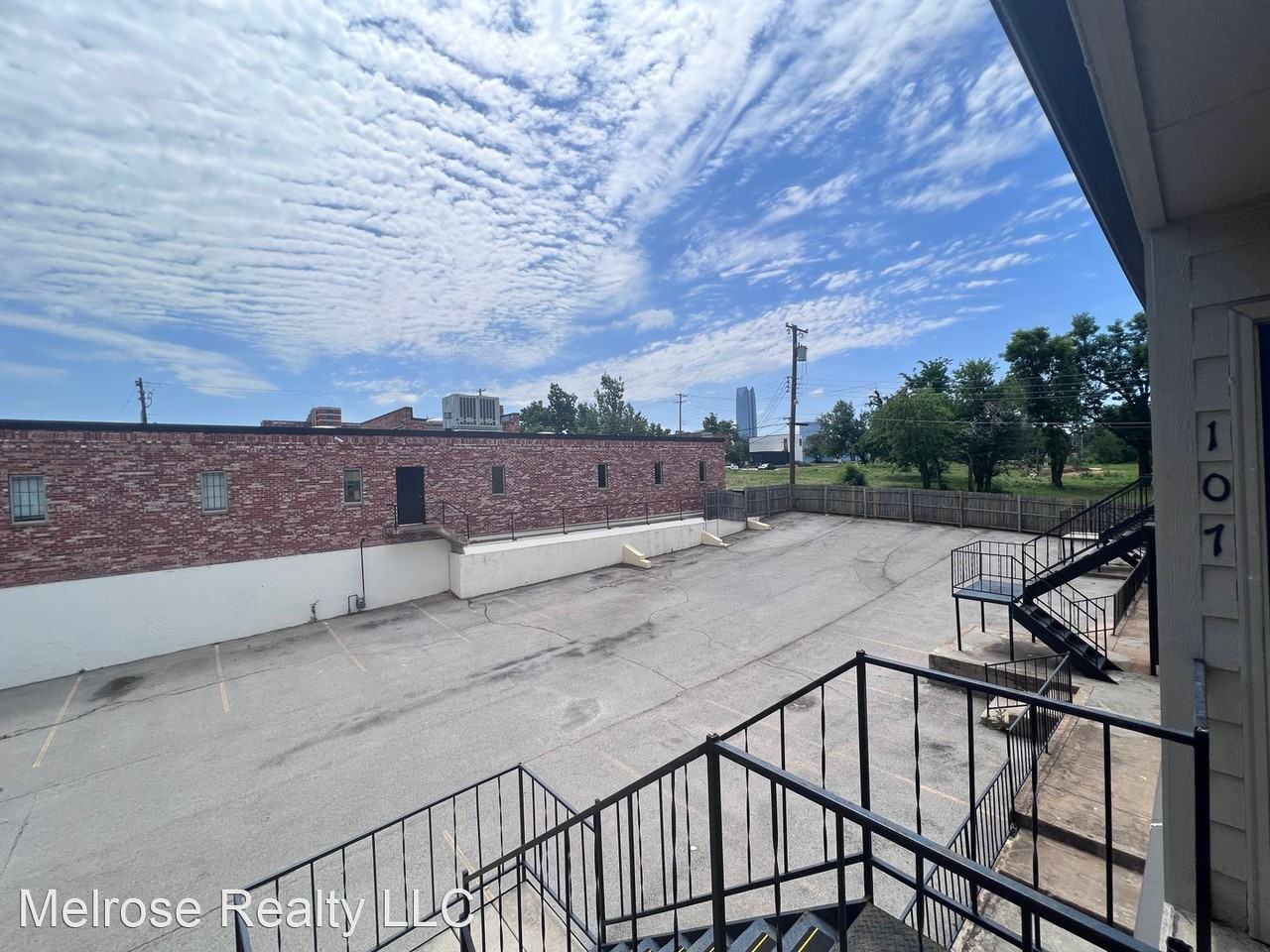 910 NW 10th Street - Photo 3 of 24