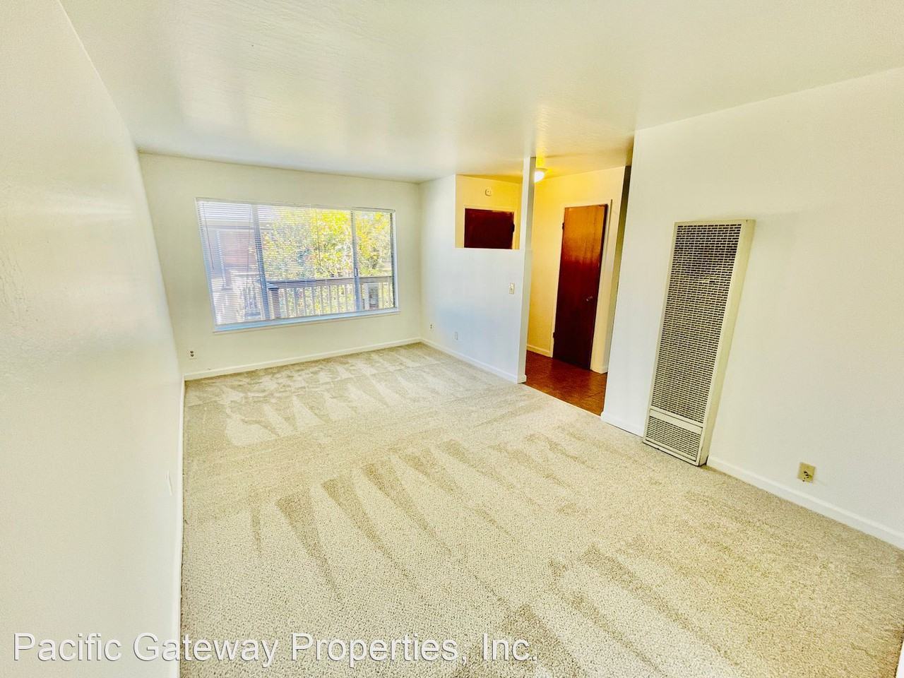 643 N 3rd St - Photo 3 of 7