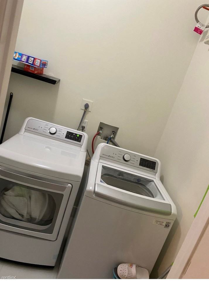 8287 Nw 191st Ln - Photo 3 of 10