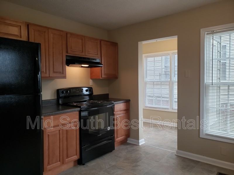 2503 S Pine St - Photo 3 of 7