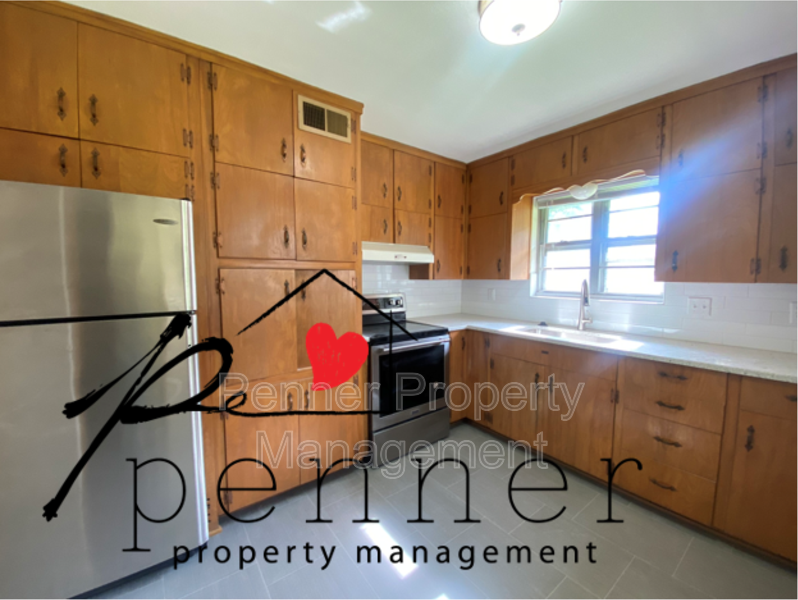 714 S Main St - Photo 2 of 6