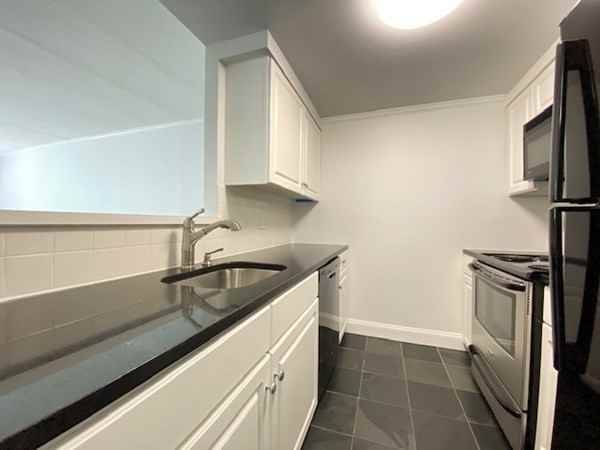 1933 Commonwealth Avenue #108 - Photo 4 of 26