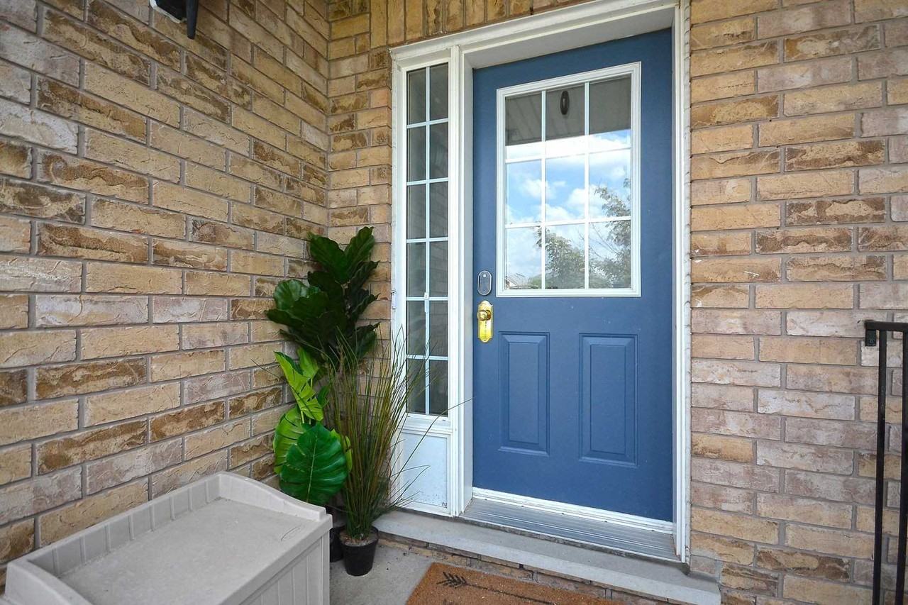 5980 Whitehorn Avenue - Photo 2 of 19