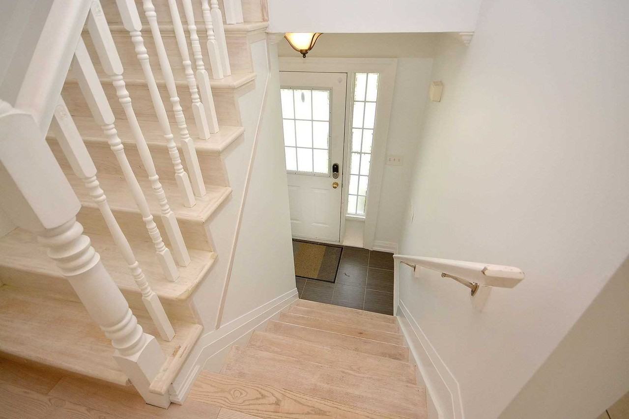 5980 Whitehorn Avenue - Photo 3 of 19