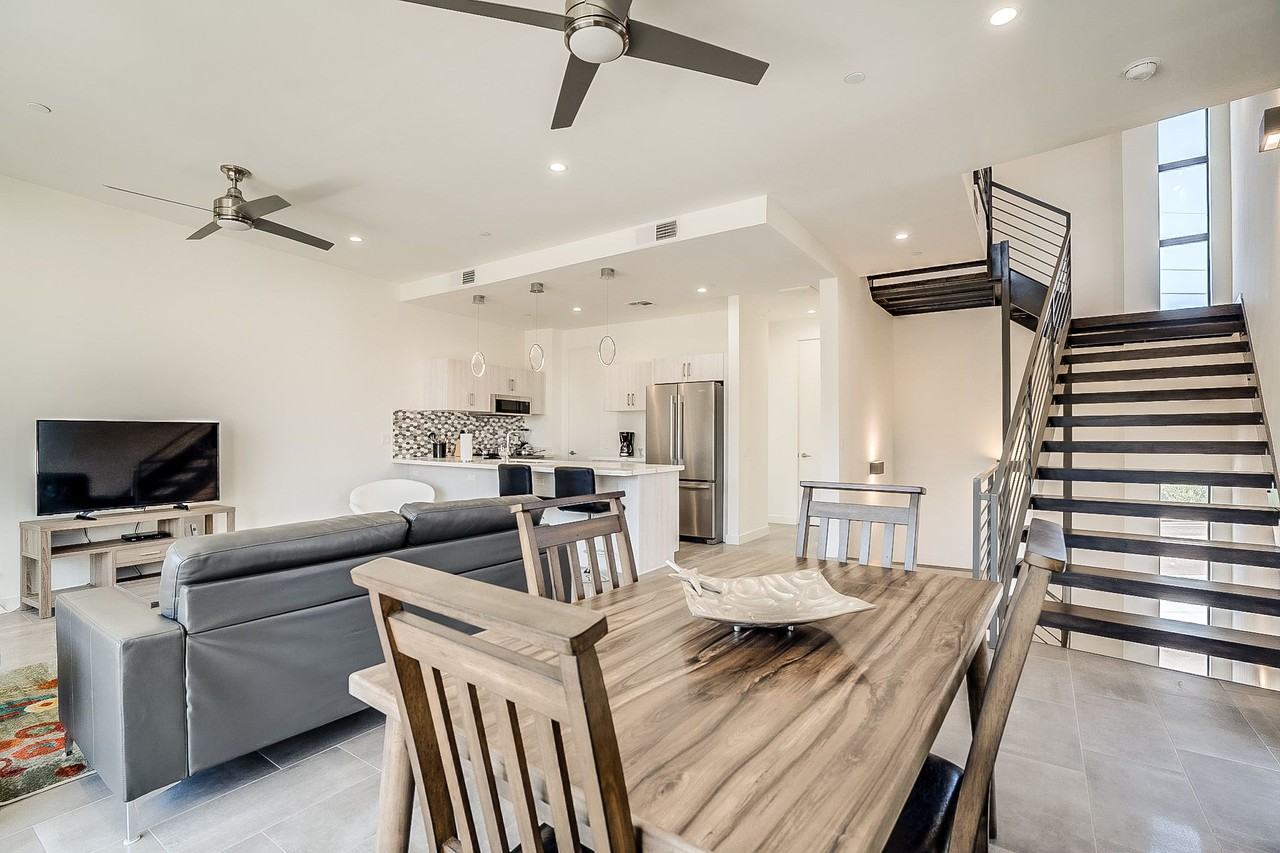 Eclipse Luxury Apts - Photo 2 of 21