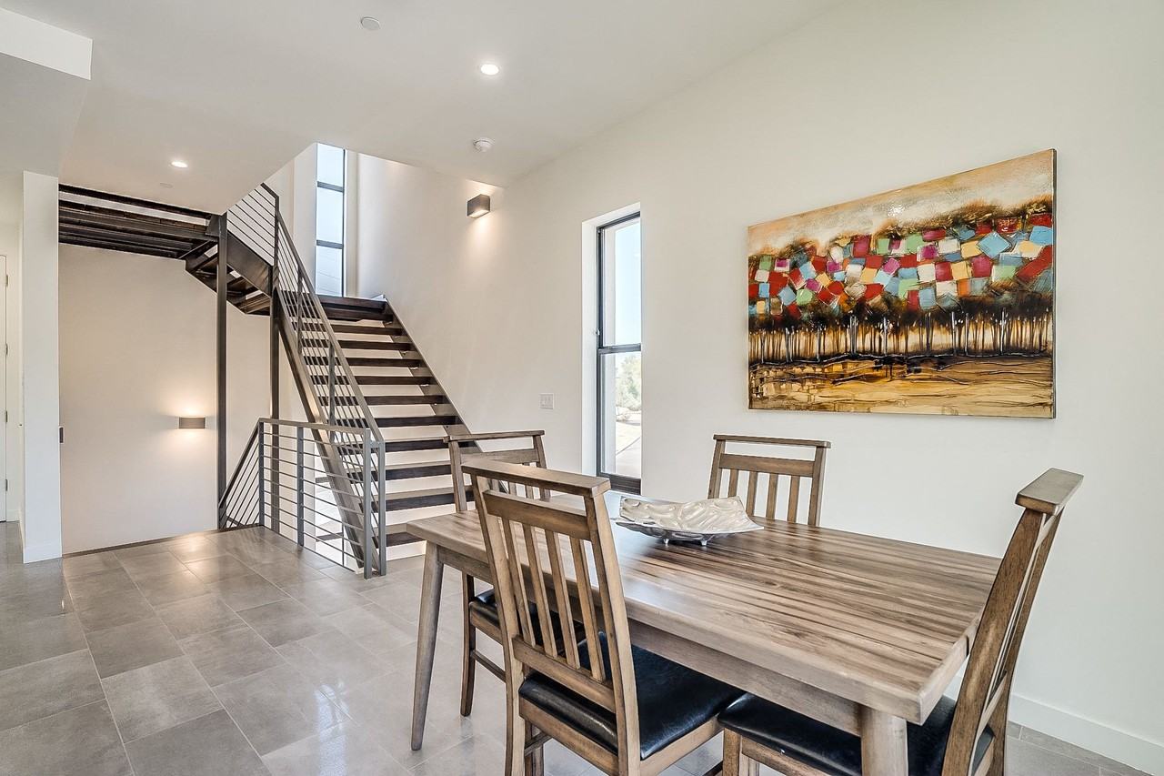 Eclipse Luxury Apts - Photo 7 of 21