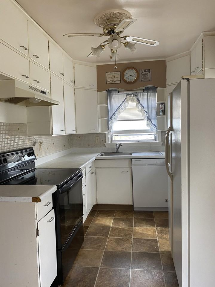 1428 30th St Ne #1 - Photo 3 of 13