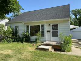 featured image of 1428 30th St Ne #1