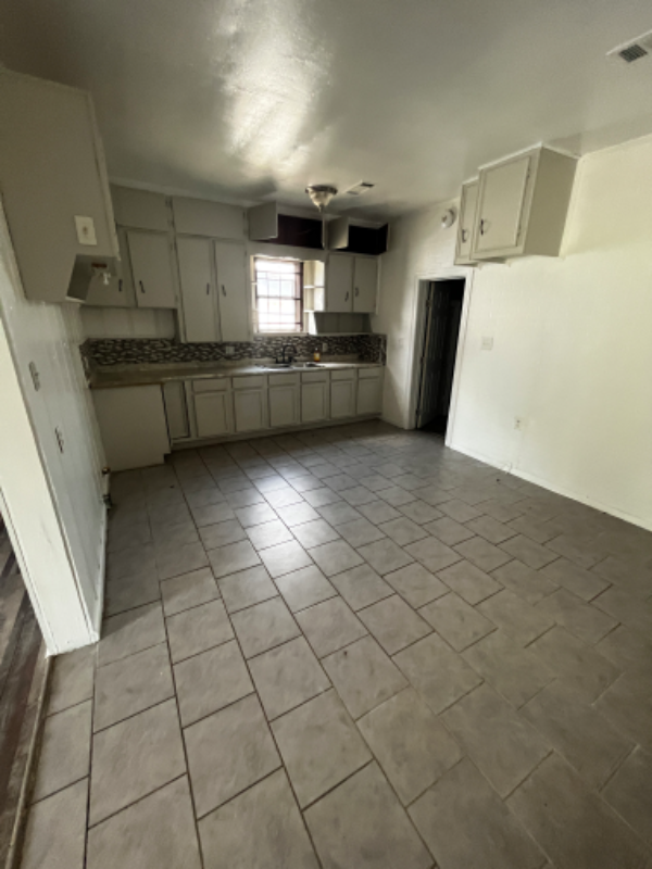 2310 18th St - Photo 7 of 26