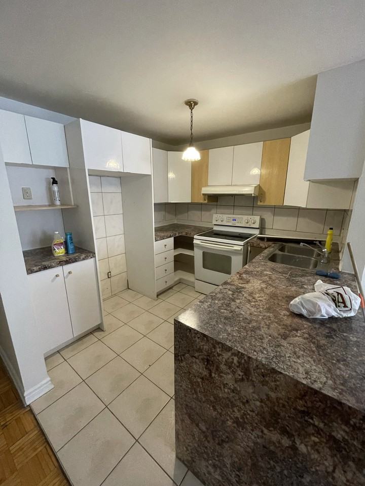 40 Rue Beaubien E #2 - Photo 2 of 7