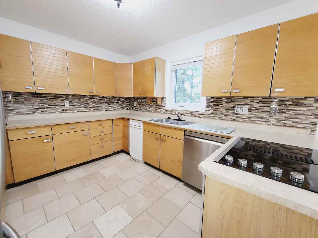 15108 42 Ave Nw - Photo 2 of 39