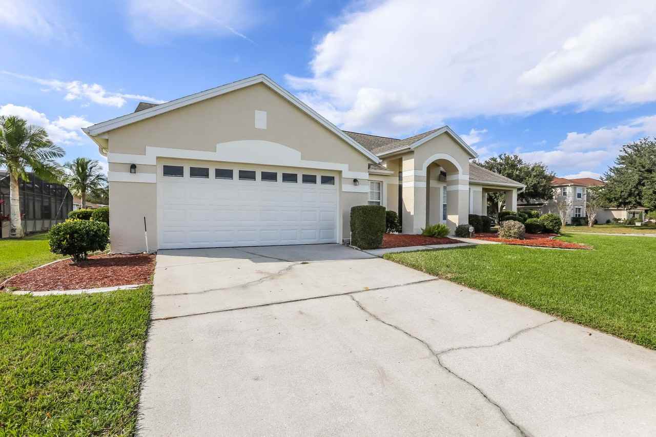 13552 Bluewater Cir - Photo 2 of 21