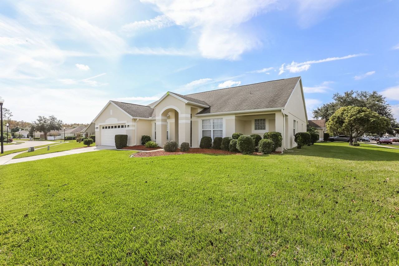 13552 Bluewater Cir - Photo 3 of 21