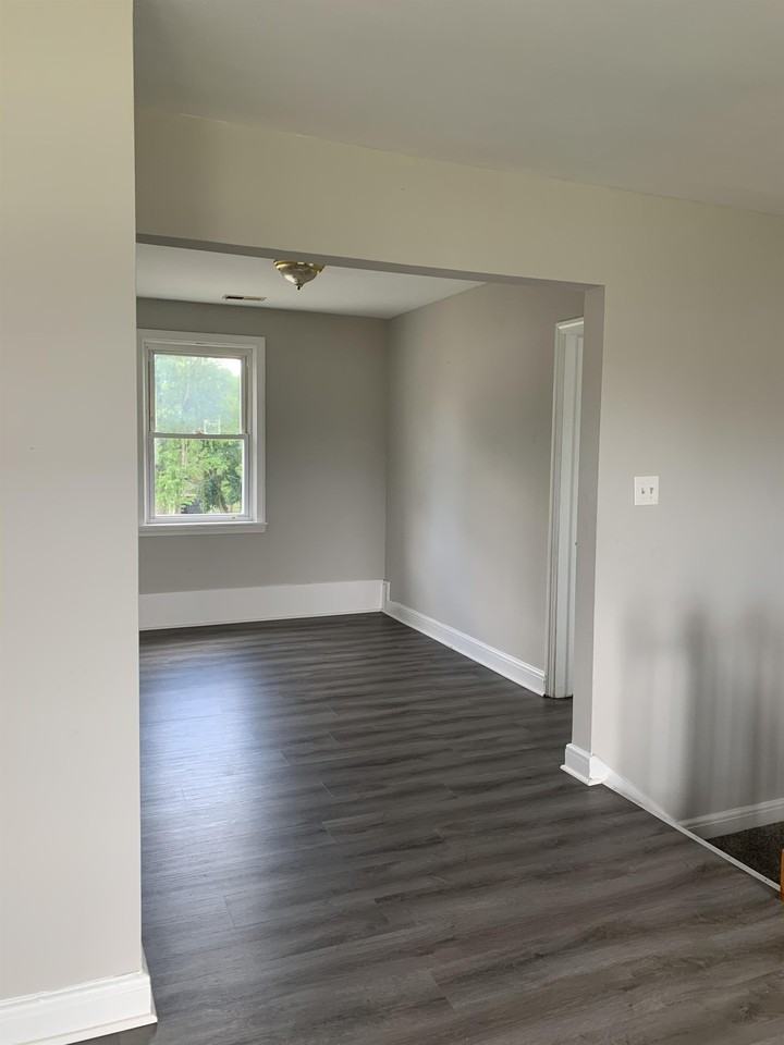 3921 Clarks Ln Apt C #3921C - Photo 2 of 12