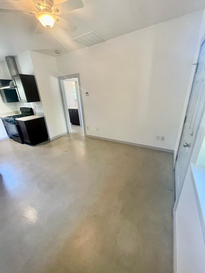 500 Granite Hill Ct #2 - Photo 3 of 13