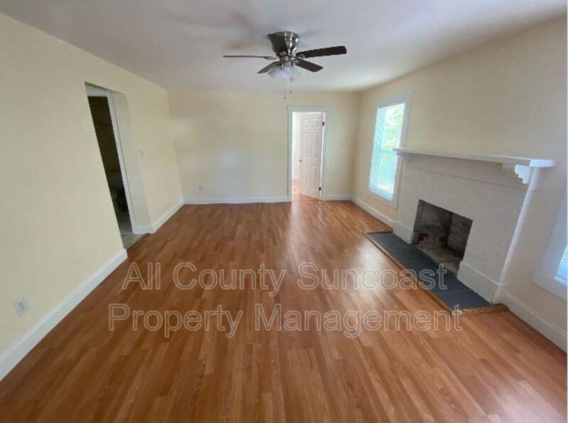 713A Seneca St #D - Photo 3 of 10