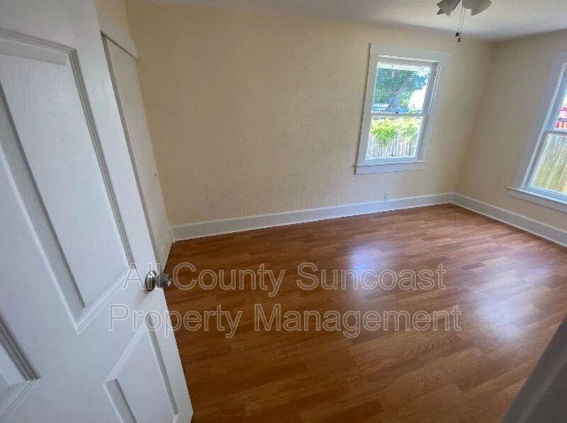 713A Seneca St #D - Photo 6 of 10